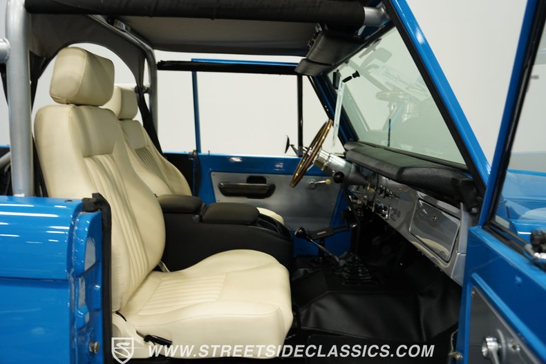 Ford-Bronco-1972-Bahama-Blue-White-44