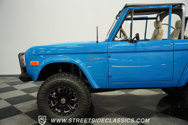 Ford-Bronco-1972-Bahama-Blue-White-6