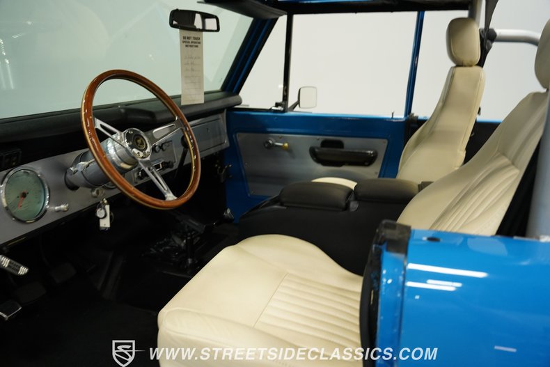 Ford-Bronco-1972-Bahama-Blue-White-7