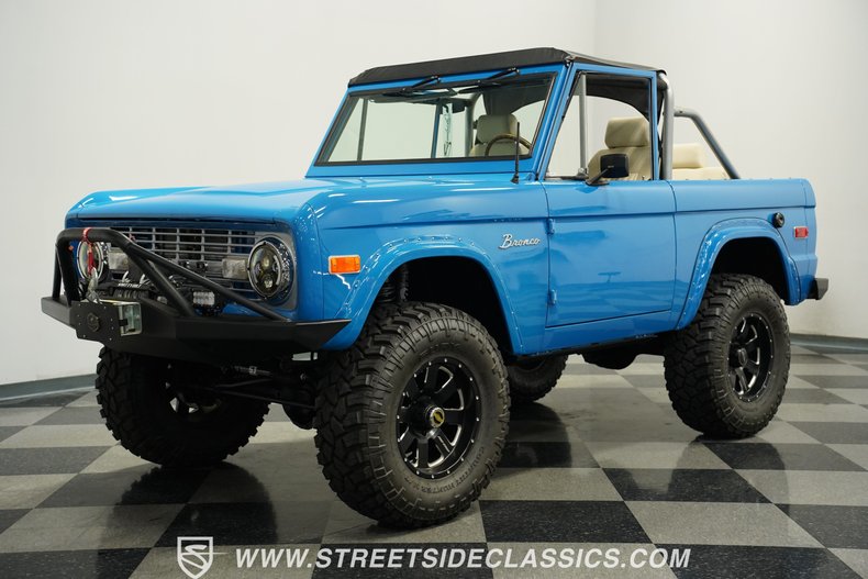 Ford-Bronco-1972-Bahama-Blue-White-8