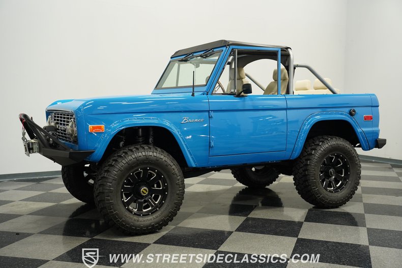 Ford-Bronco-1972-Bahama-Blue-White-9