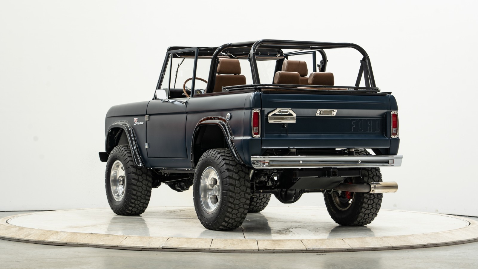Ford-Bronco-1972-SUV-9