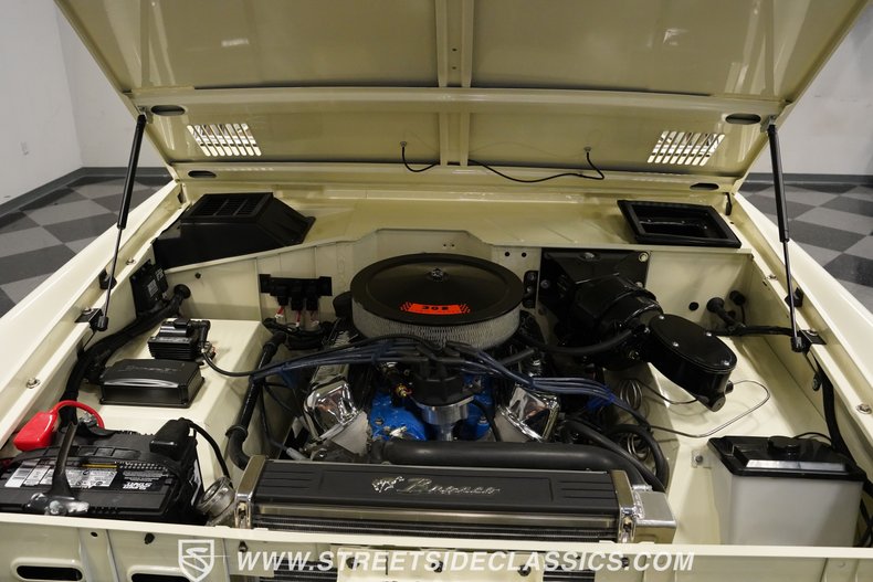 Ford-Bronco-1972-Wimbledon-White-Tan-1