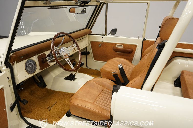 Ford-Bronco-1972-Wimbledon-White-Tan-2