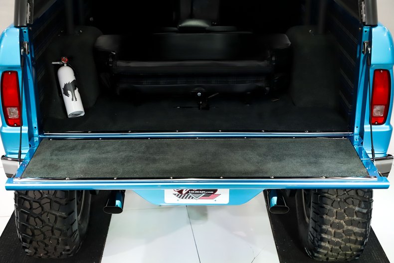 Ford-Bronco-1973-Electric-Blue-Black-10