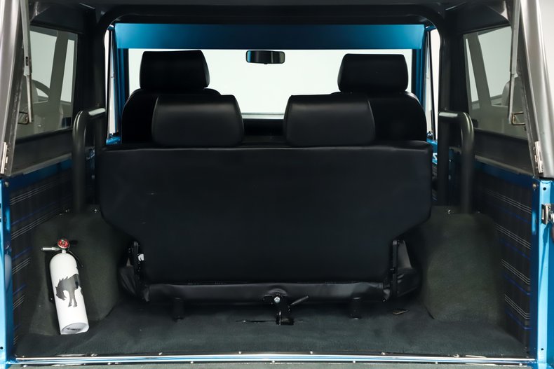 Ford-Bronco-1973-Electric-Blue-Black-11