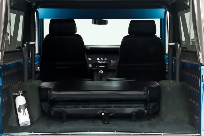 Ford-Bronco-1973-Electric-Blue-Black-12