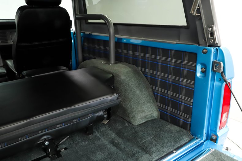 Ford-Bronco-1973-Electric-Blue-Black-16