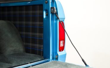Ford-Bronco-1973-Electric-Blue-Black-17