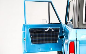 Ford-Bronco-1973-Electric-Blue-Black-19