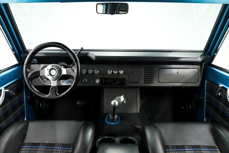 Ford-Bronco-1973-Electric-Blue-Black-30