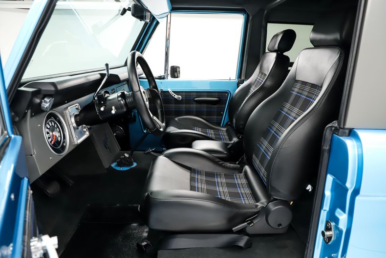 Ford-Bronco-1973-Electric-Blue-Black-34