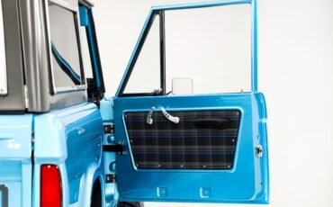 Ford-Bronco-1973-Electric-Blue-Black-42