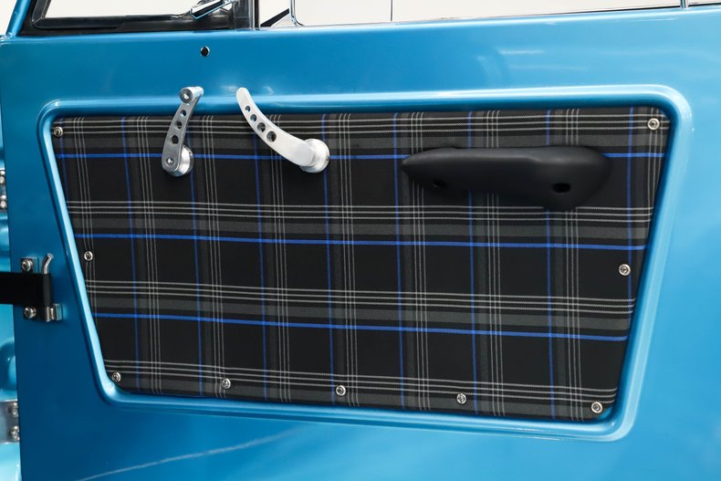 Ford-Bronco-1973-Electric-Blue-Black-43