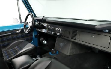 Ford-Bronco-1973-Electric-Blue-Black-45