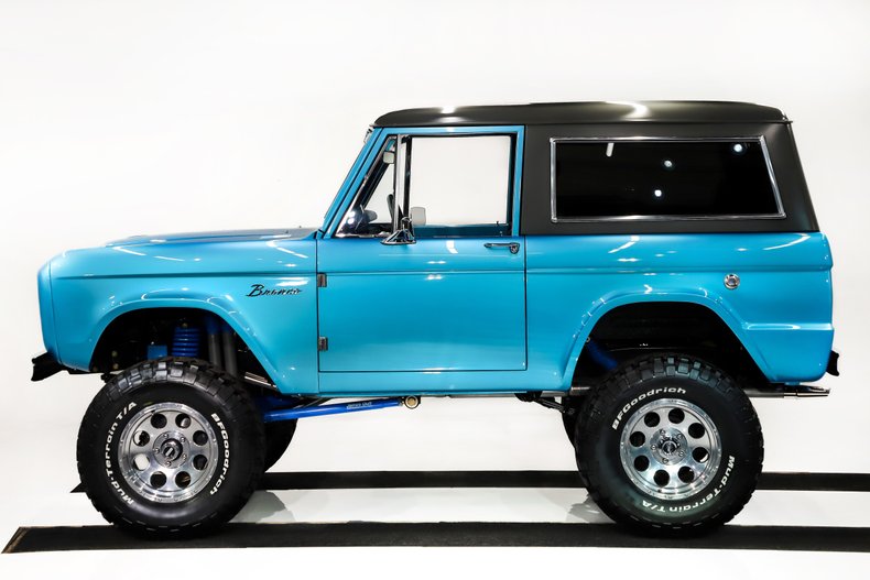 Ford-Bronco-1973-Electric-Blue-Black-47