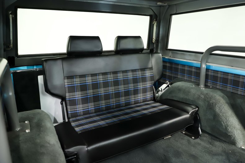 Ford-Bronco-1973-Electric-Blue-Black-5