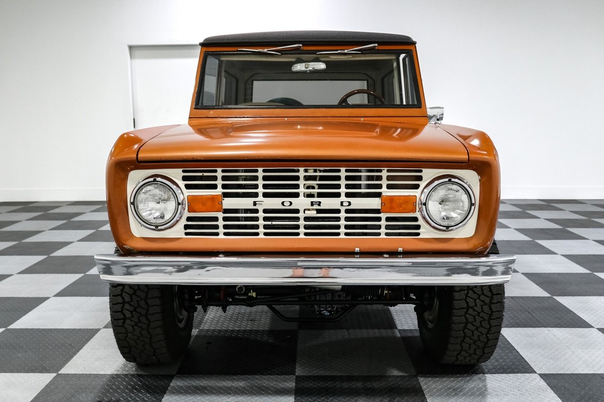 Ford-Bronco-1974-SUV-1