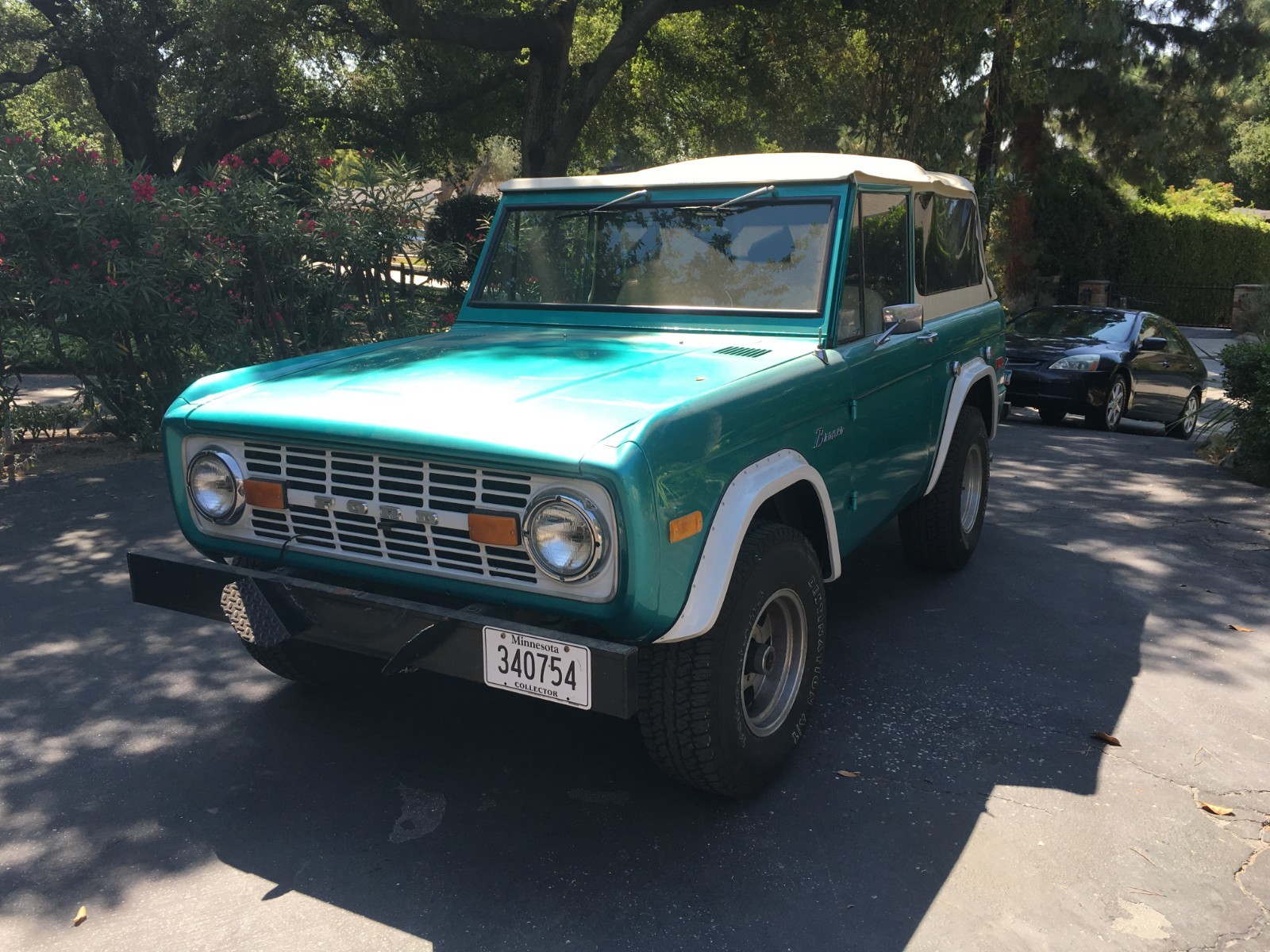 Ford-Bronco-1974-SUV-1