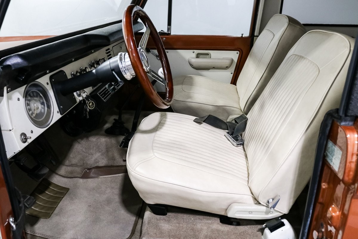 Ford-Bronco-1974-SUV-13
