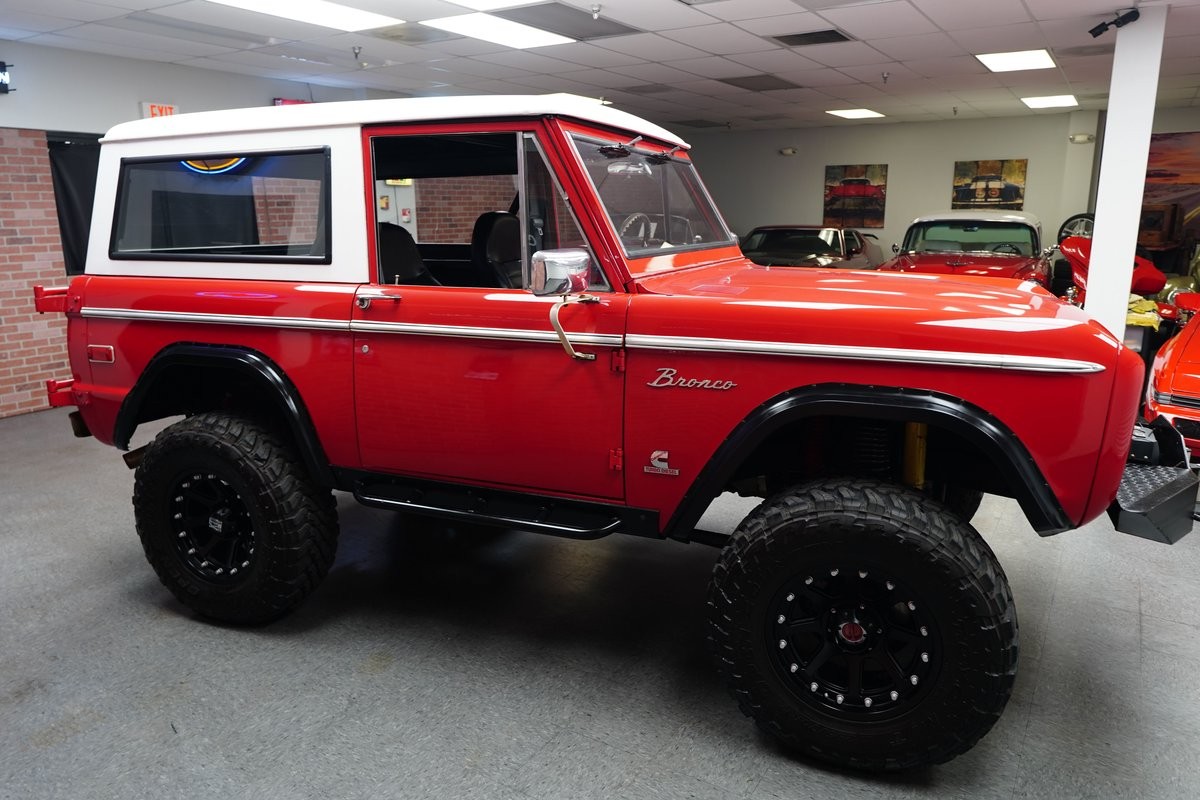 Ford-Bronco-1974-SUV-14