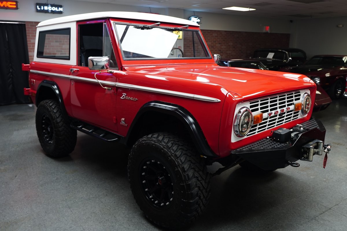 Ford-Bronco-1974-SUV-15