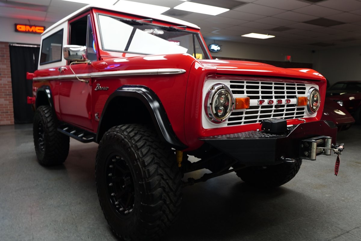 Ford-Bronco-1974-SUV-16
