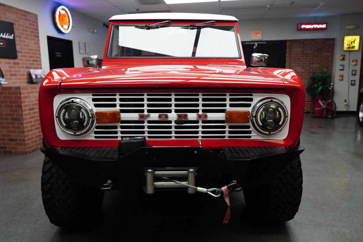 Ford-Bronco-1974-SUV-17