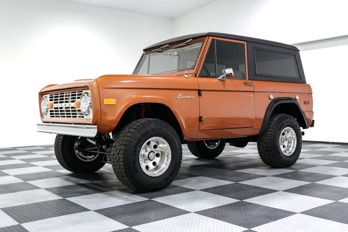 Ford-Bronco-1974-SUV-2