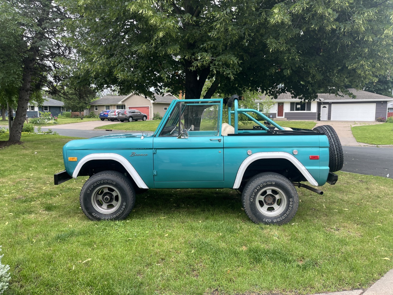 Ford-Bronco-1974-SUV-2