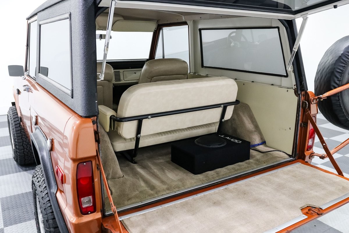 Ford-Bronco-1974-SUV-22