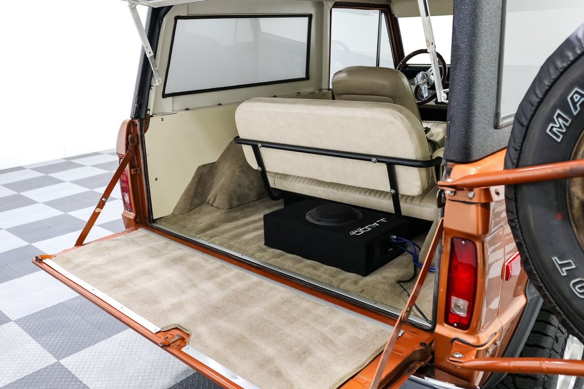 Ford-Bronco-1974-SUV-24