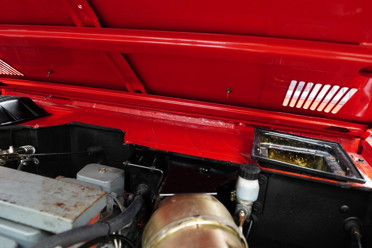 Ford-Bronco-1974-SUV-34