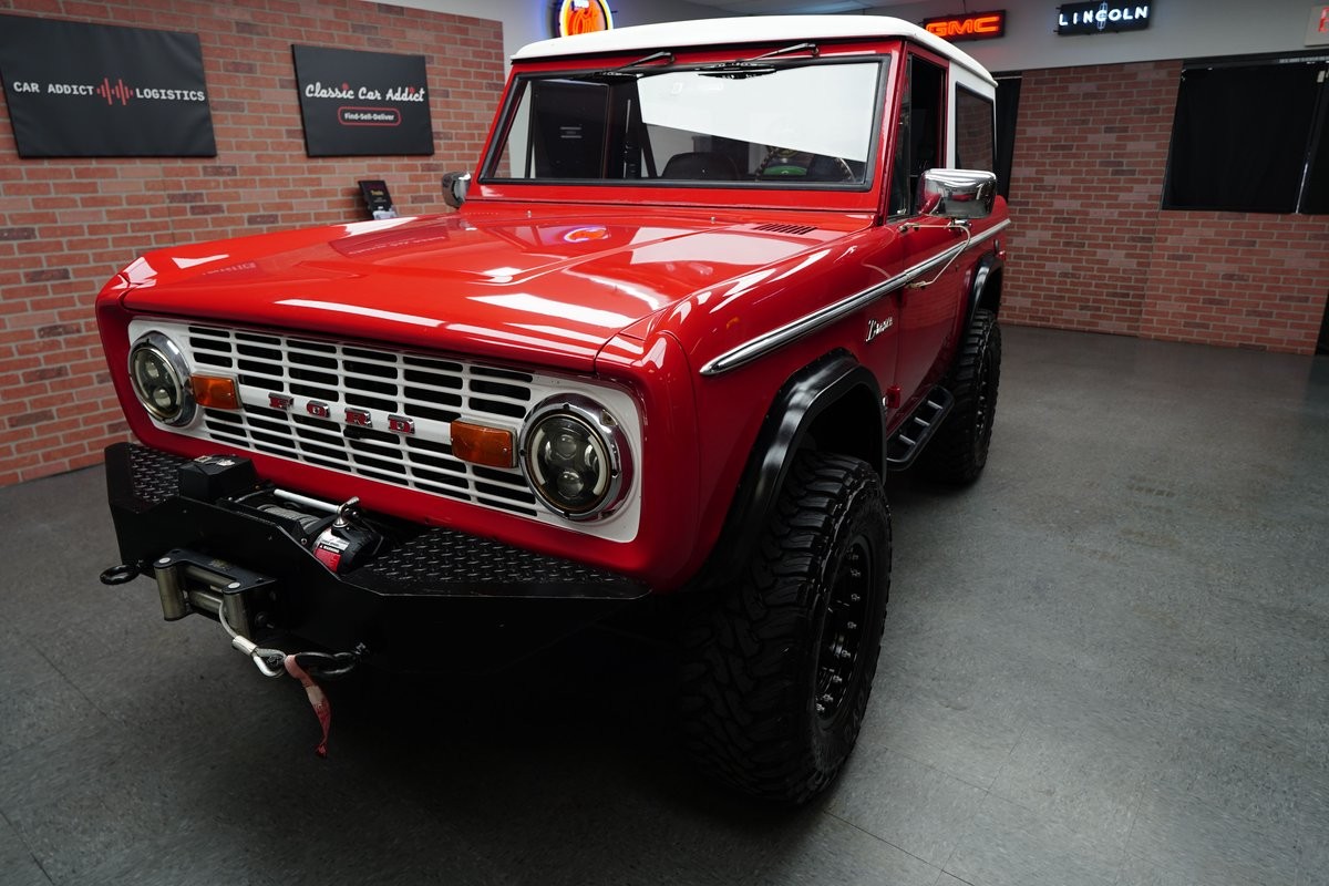 Ford-Bronco-1974-SUV-37