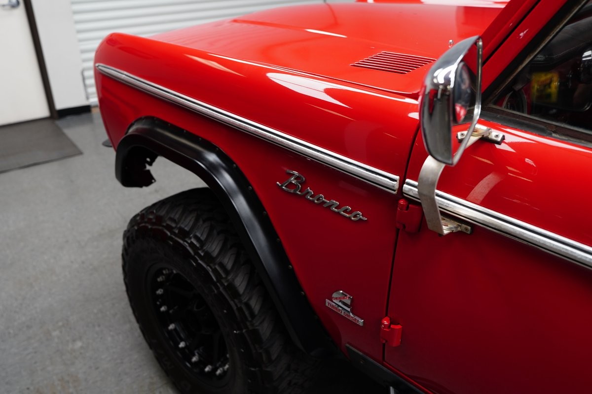Ford-Bronco-1974-SUV-39