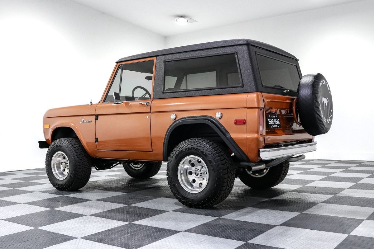 Ford-Bronco-1974-SUV-4