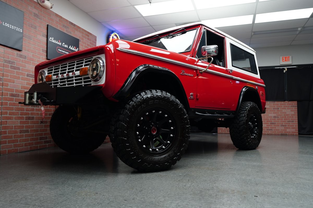 Ford-Bronco-1974-SUV-9