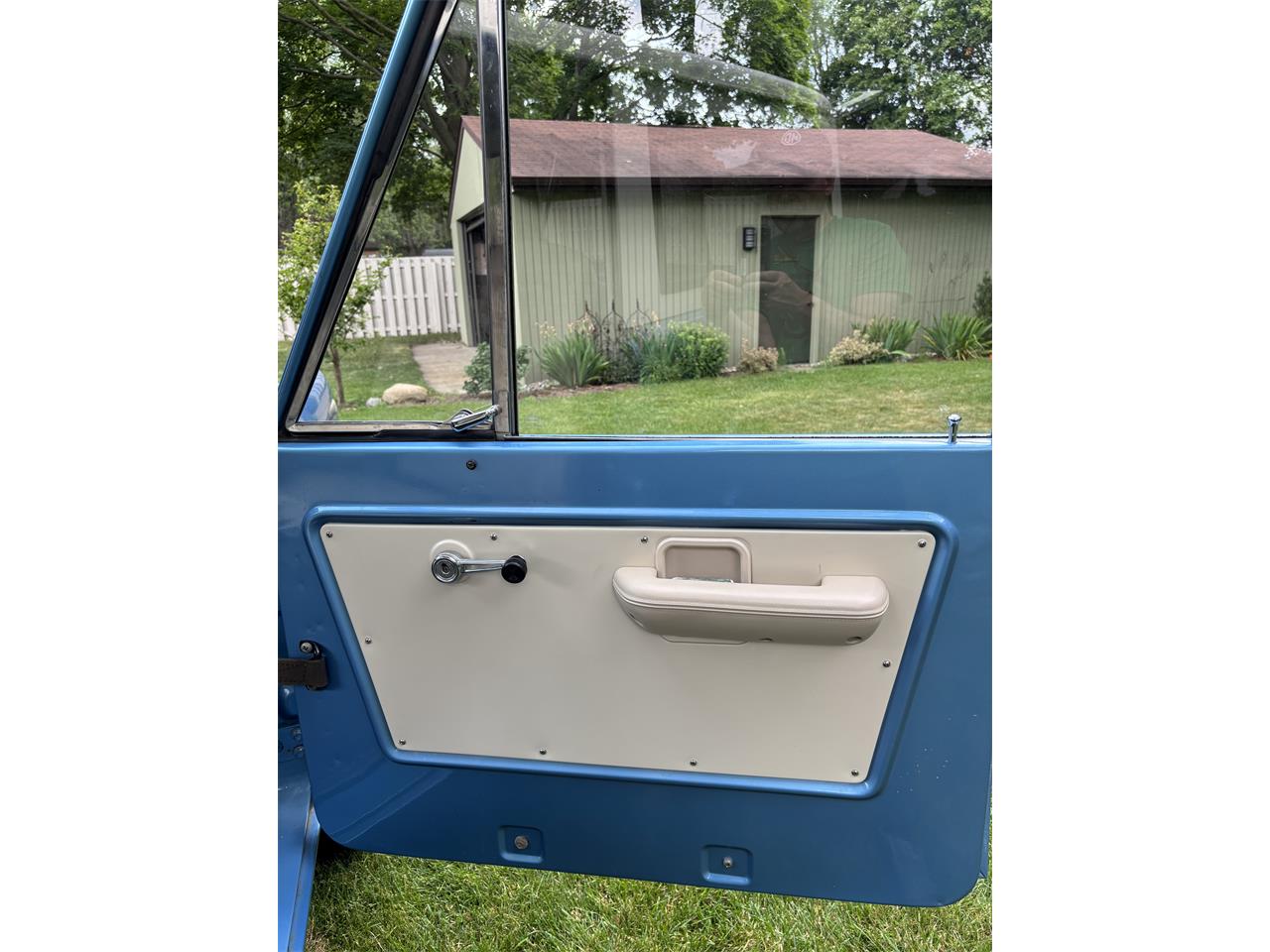 Ford-Bronco-1974-medium-blue-metallic-off-white-14