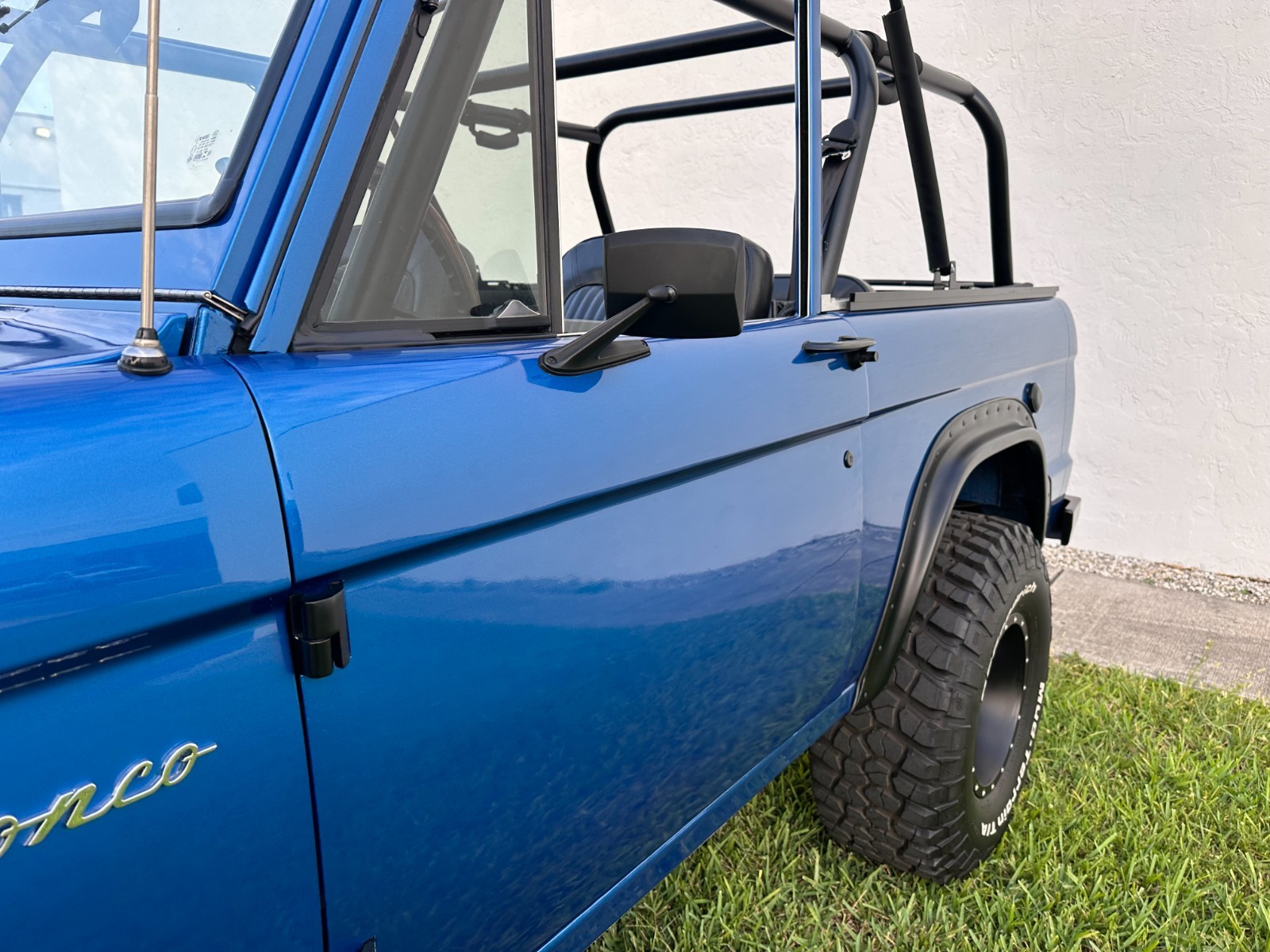 Ford-Bronco-1977-11