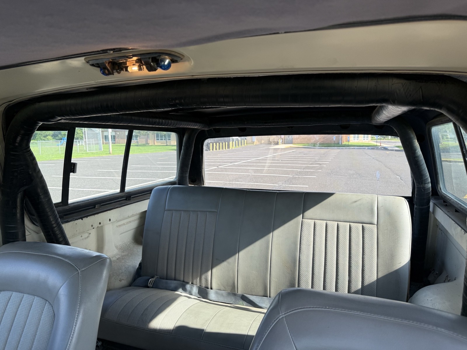 Ford-Bronco-1978-9