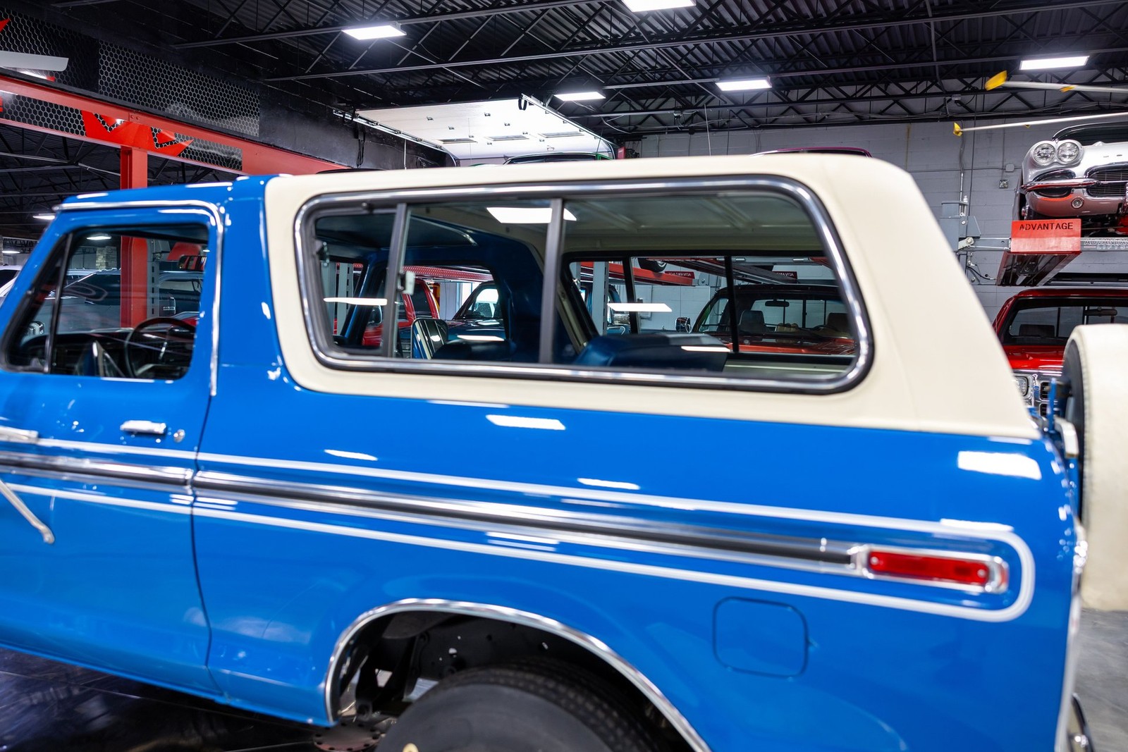 Ford-Bronco-1978-SUV-26