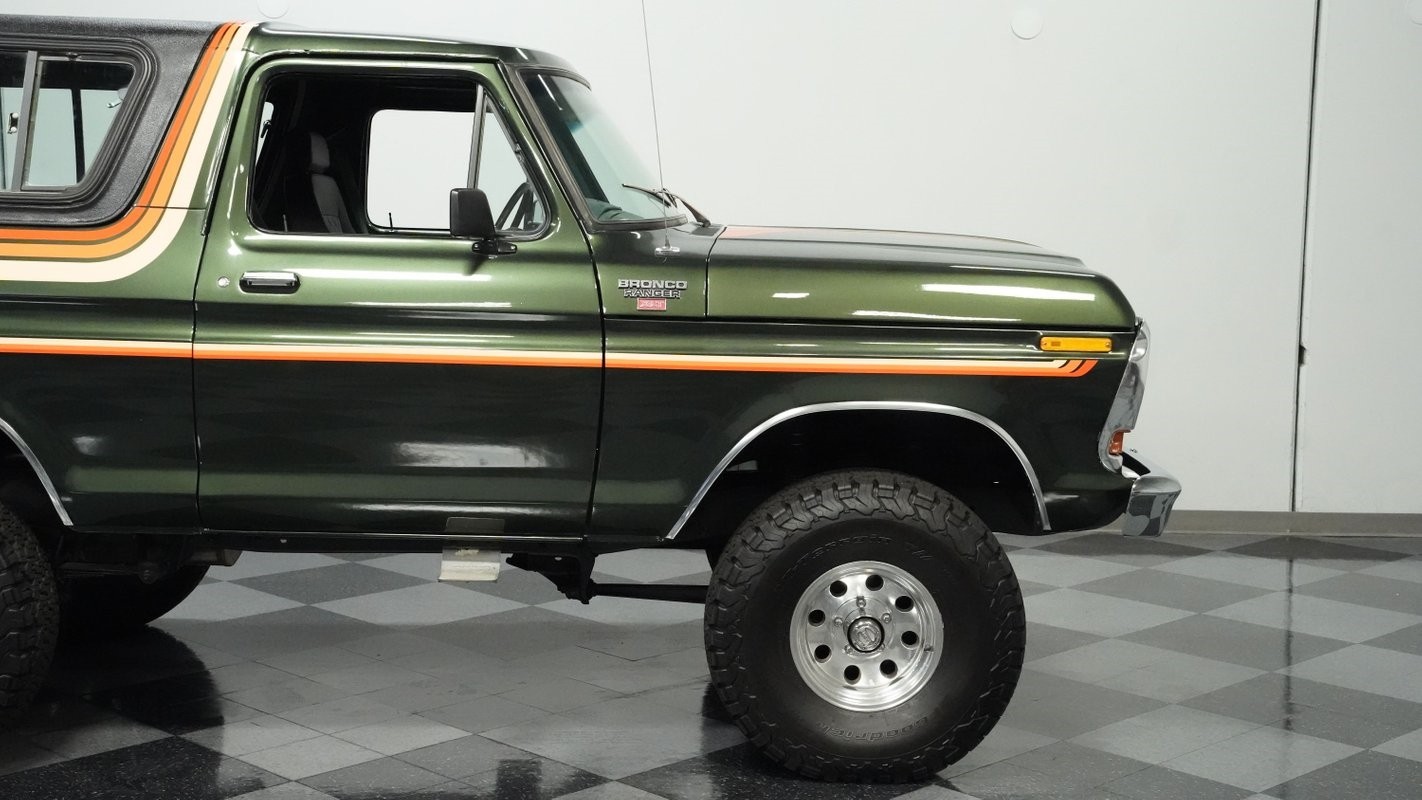 Ford-Bronco-1978-SUV-26