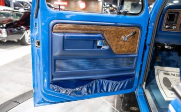 Ford-Bronco-1978-SUV-36