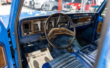 Ford-Bronco-1978-SUV-37