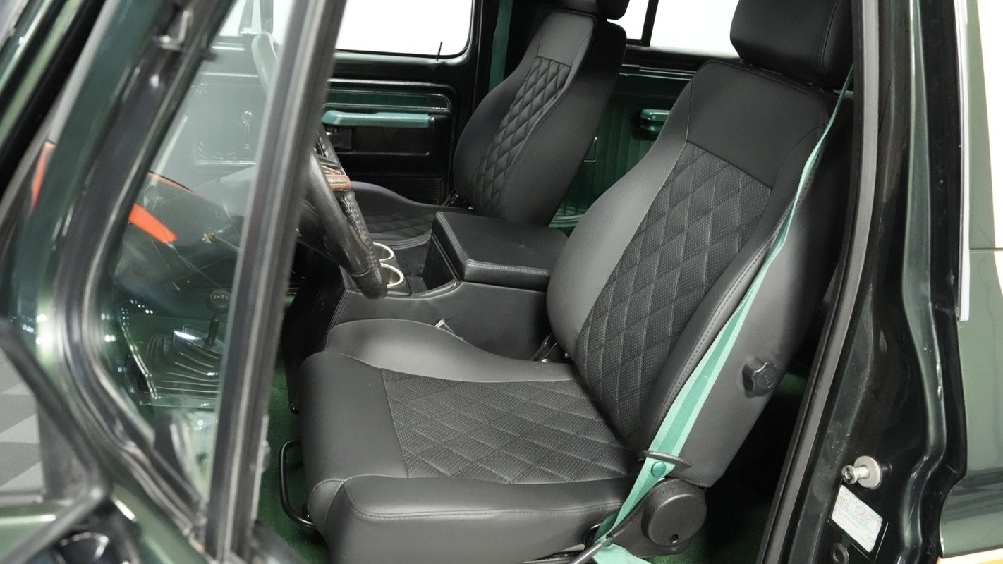 Ford-Bronco-1978-SUV-37
