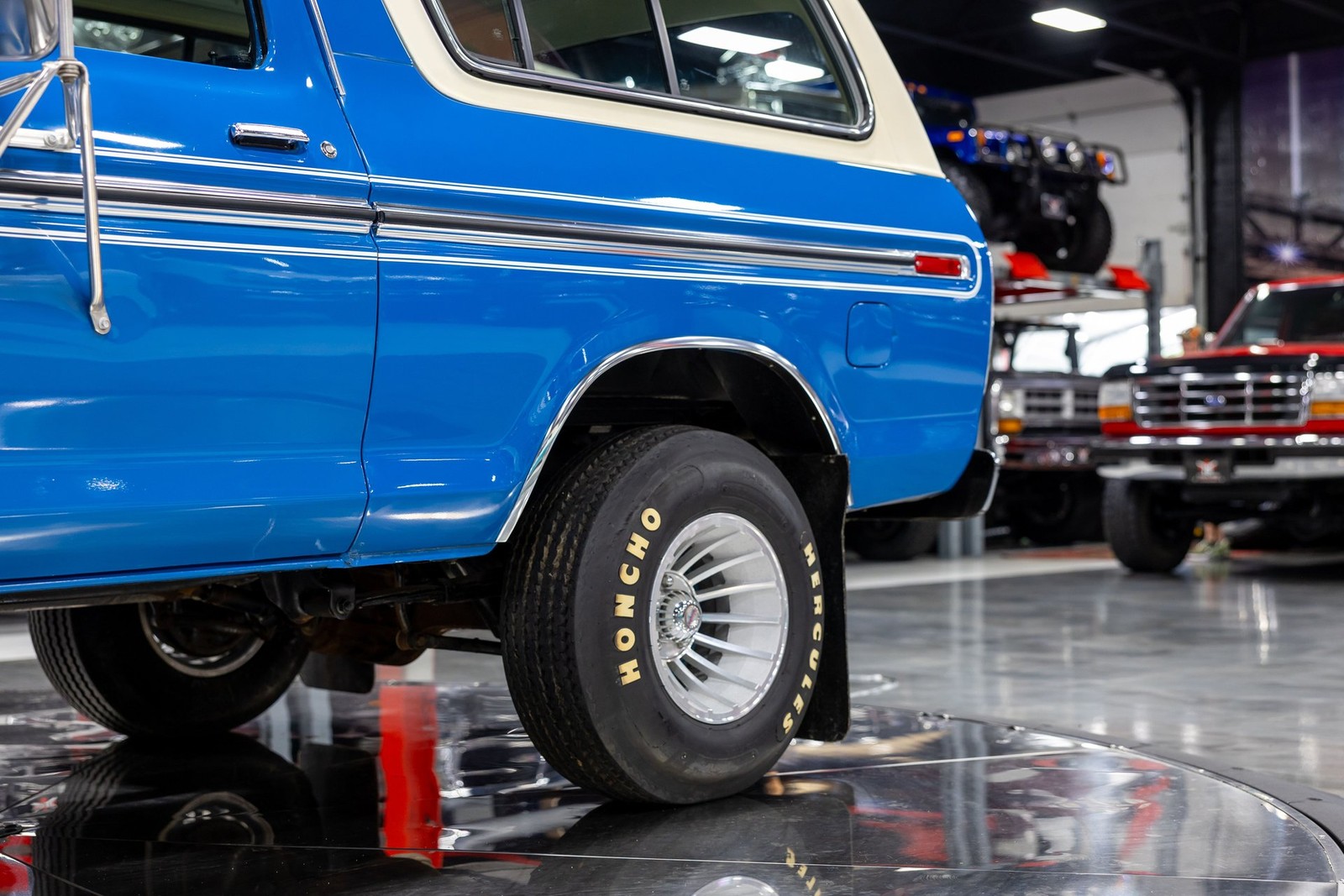 Ford-Bronco-1978-SUV-9