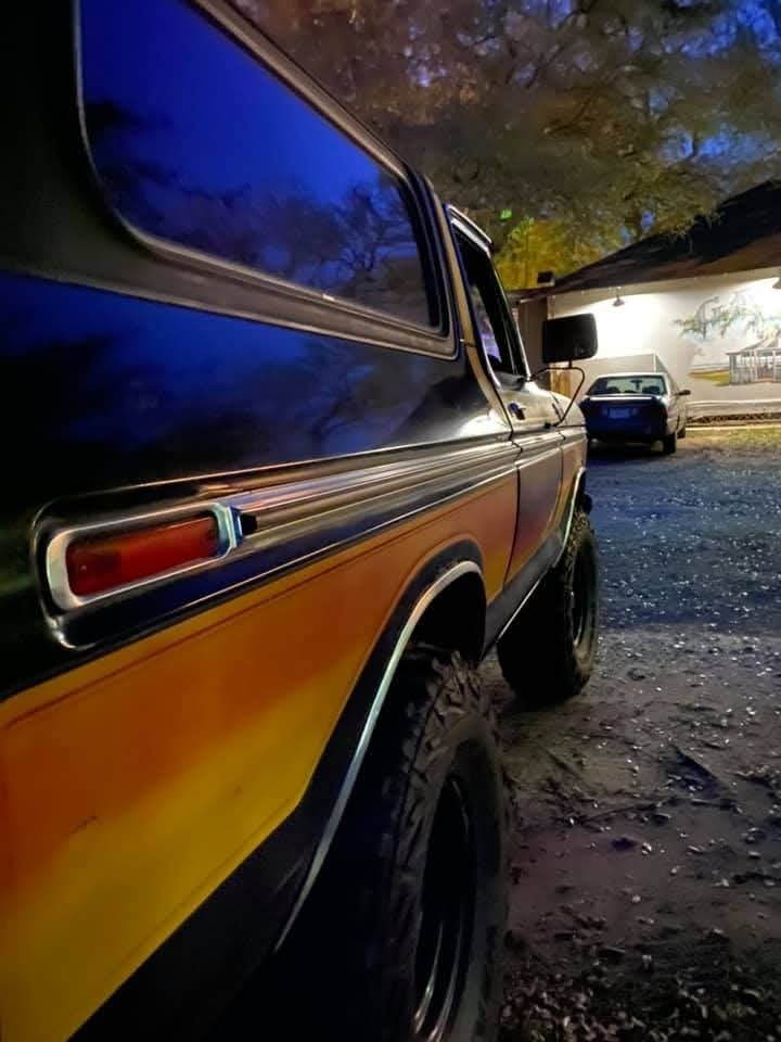Ford-Bronco-1979-2