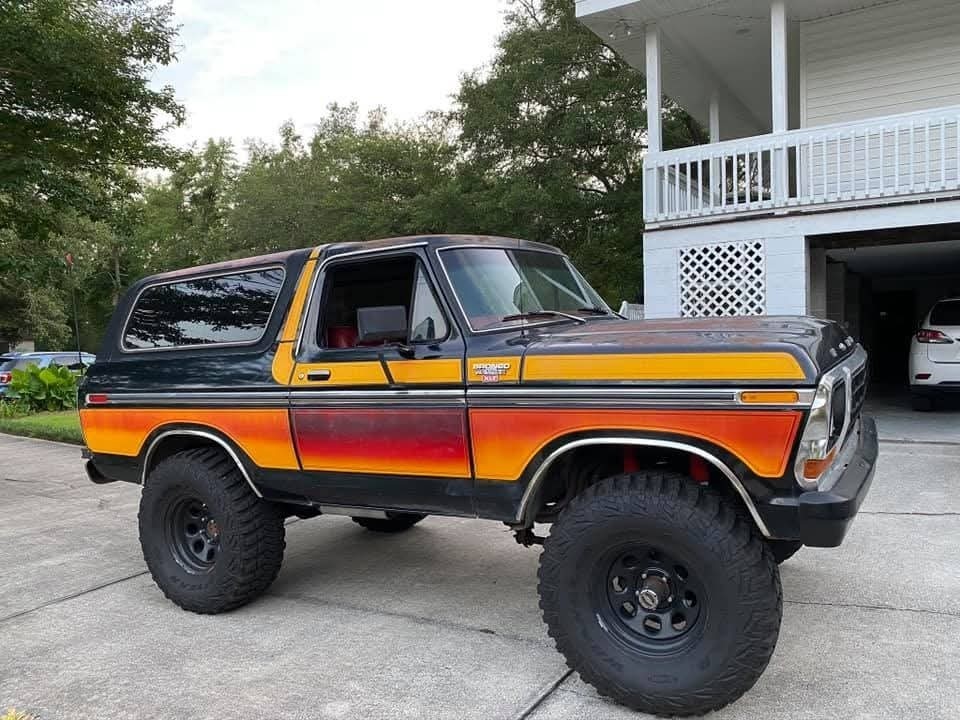 Ford-Bronco-1979-8