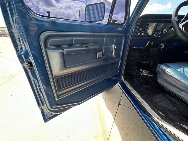 Ford-Bronco-1979-Blue-Metallic-Blue-24