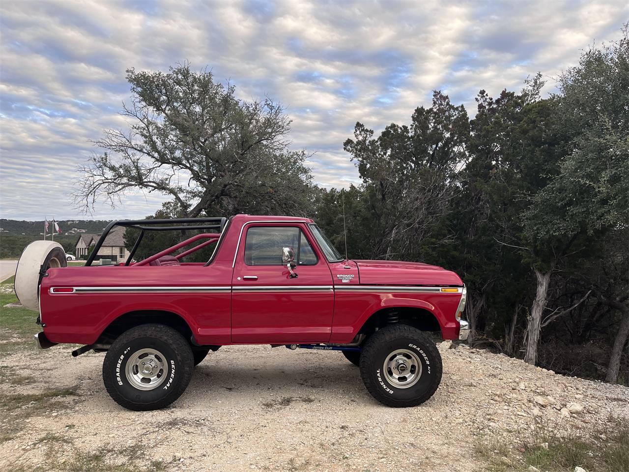 Ford-Bronco-1979-Red-Red-2
